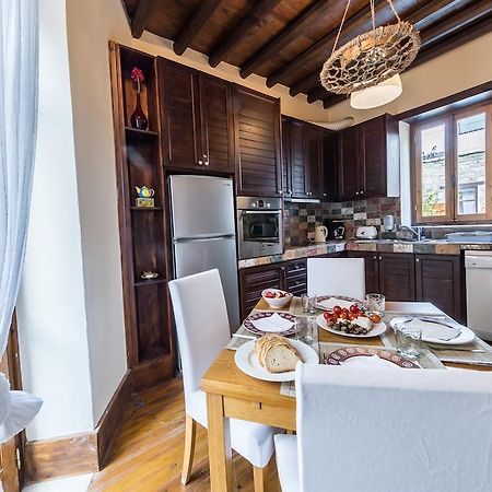 Redblue Door Two Traditional Listed Houses パノ・レフカラ エクステリア 写真