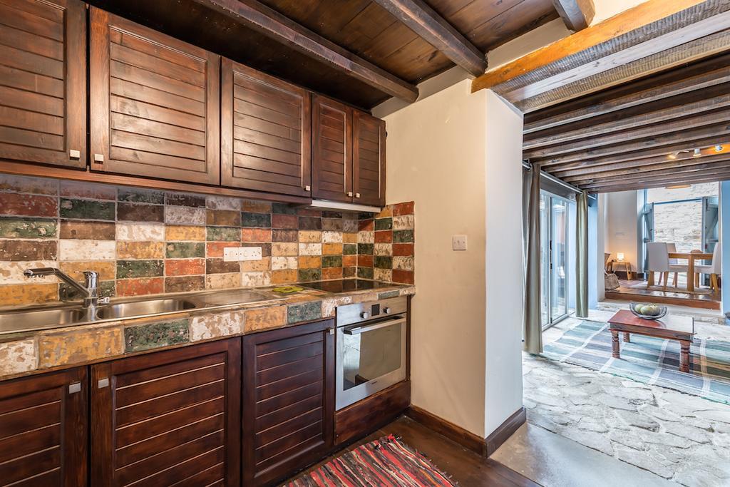 Redblue Door Two Traditional Listed Houses パノ・レフカラ エクステリア 写真