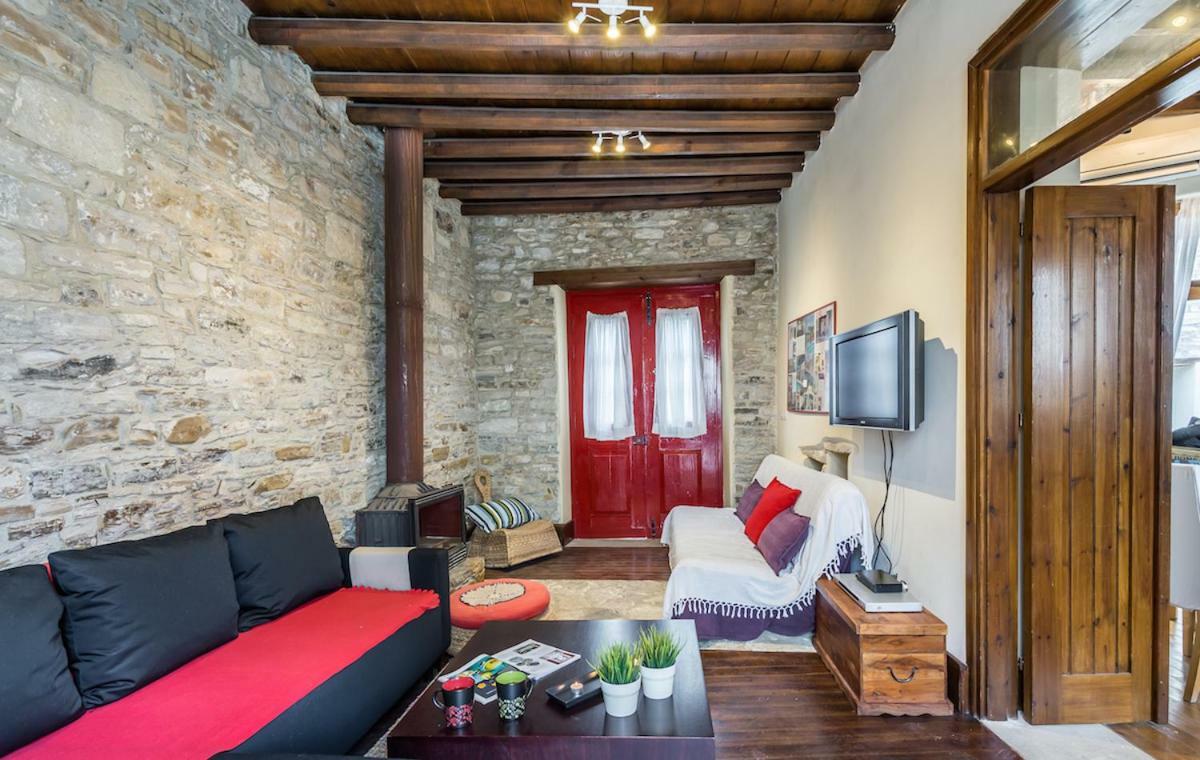 Redblue Door Two Traditional Listed Houses パノ・レフカラ エクステリア 写真